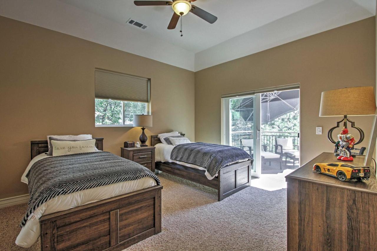 Roomy Home With Deck, 5 Mi To Lake Arrowhead Village Bagian luar foto